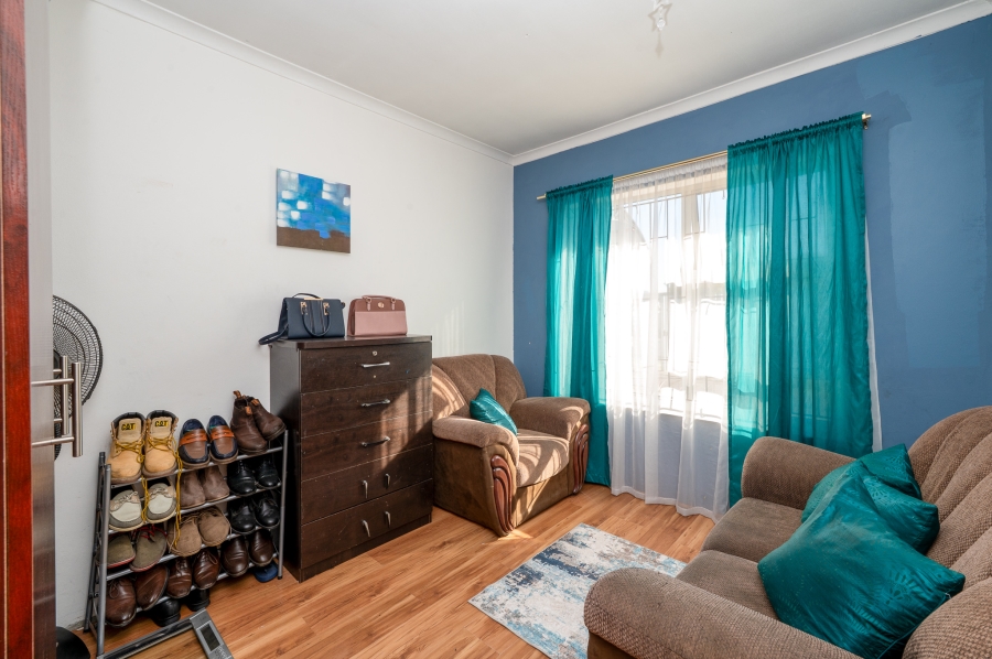 4 Bedroom Property for Sale in Perm Gardens Western Cape